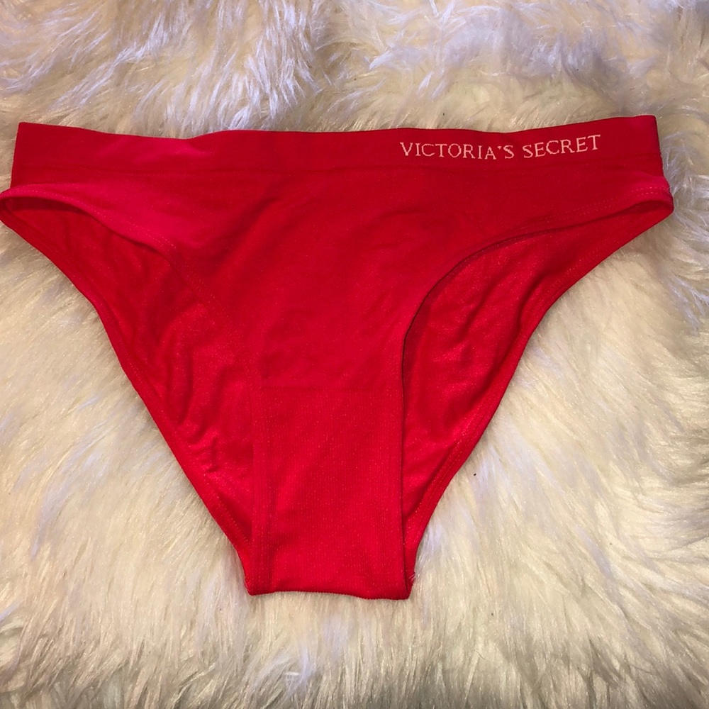 NWT Victoria’s Secret Cheekini Panty